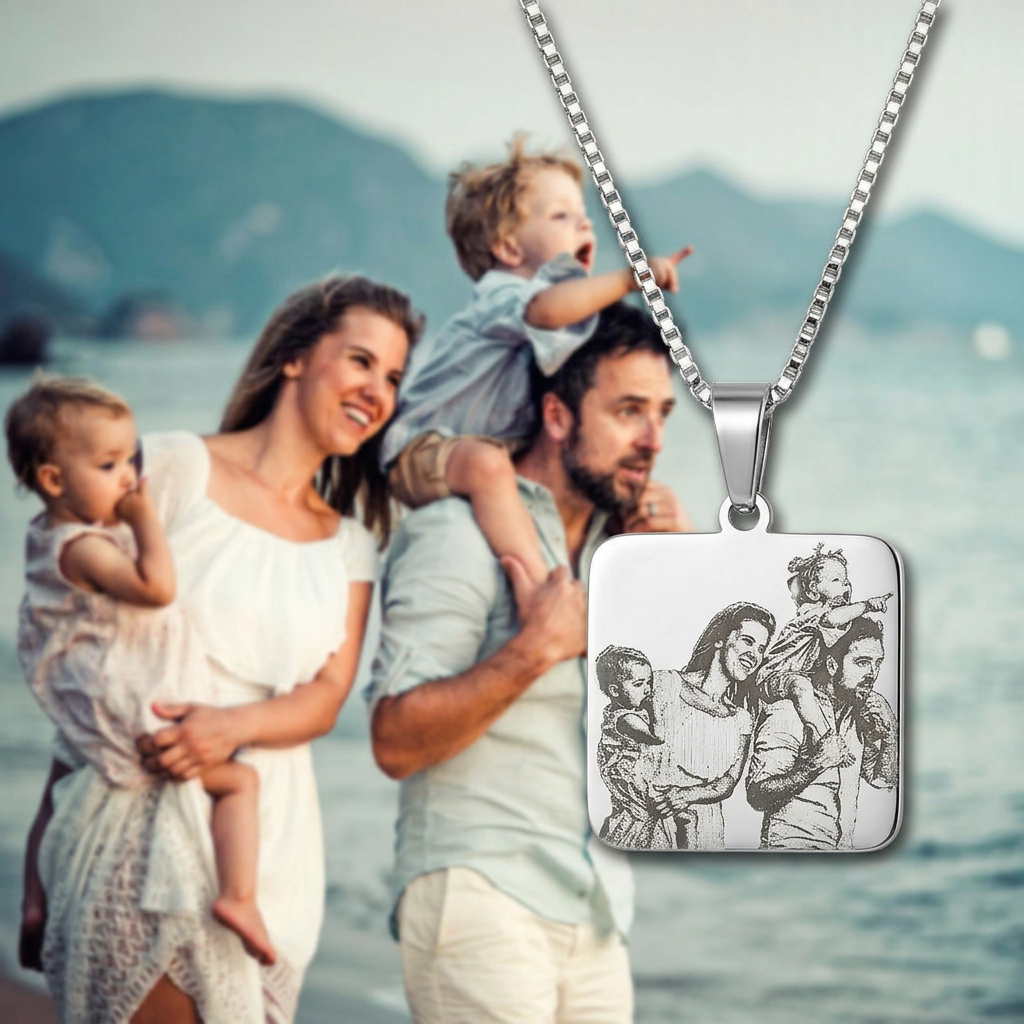 Immagine categoria con famiglia sullo sfondo sfocato e collana in primo piano